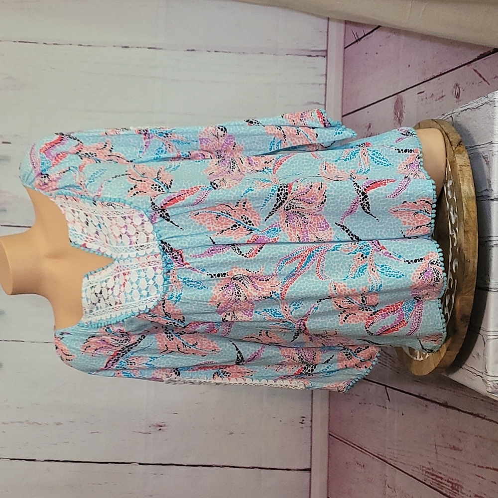 Crown & Ivy Light Blue & Pink Split V-neck Blouse w/Crochet Inlay